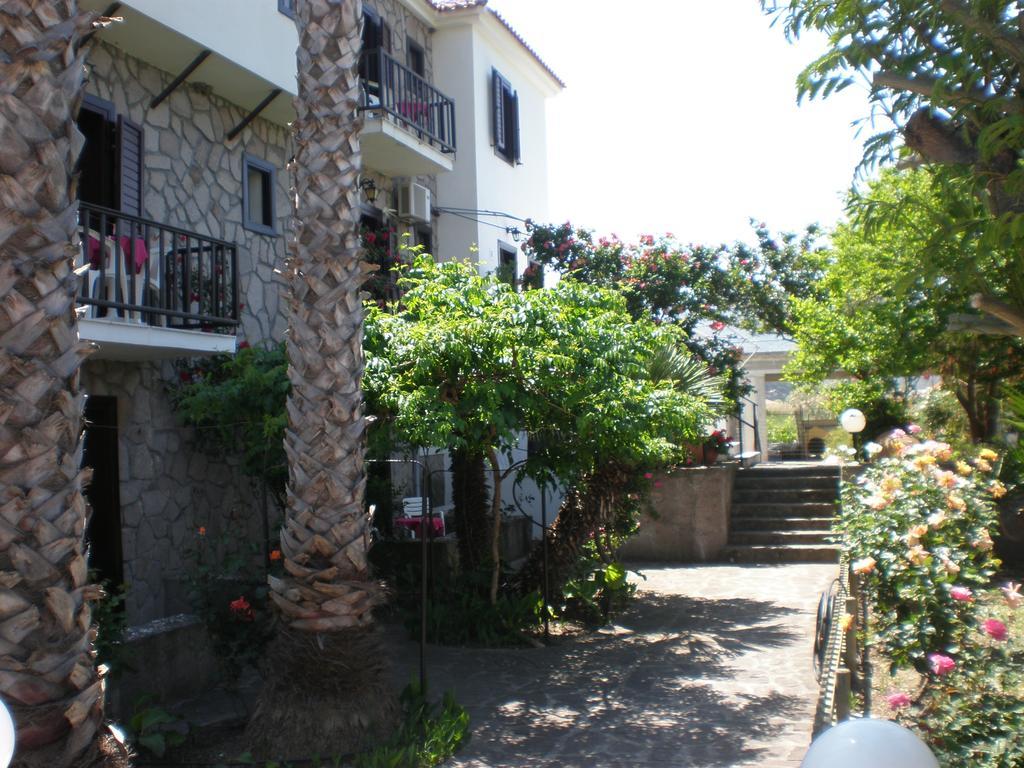 Islands Apartments Petra  Bagian luar foto