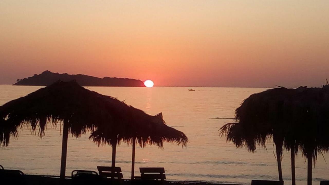 Islands Apartments Petra  Bagian luar foto